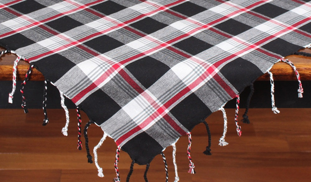 Winter Plaid Black, Red, Cream Table Square SQ044019